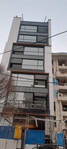 نگاهی فنی به تفاوت ساختاری نمای کرتین وال و فریم لس