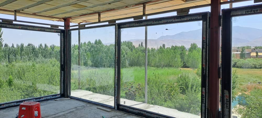 قیمت درب کارخانه برای اجرای نمای کرتین وال؛ سفارش مستقیم از تولیدکننده
